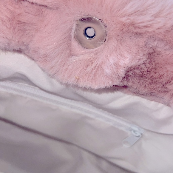 Ripple Blush (Annie) Minky Couture handbag🎀🤍 - Picture 6 of 8